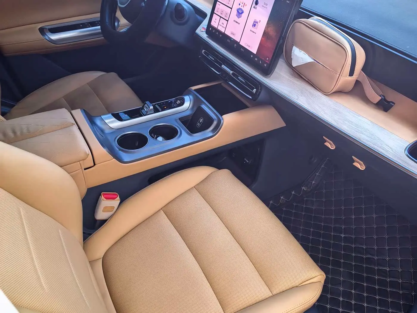 GAC Trumpchi Trumpchi E8 NEV 2024 — Фото 6/10