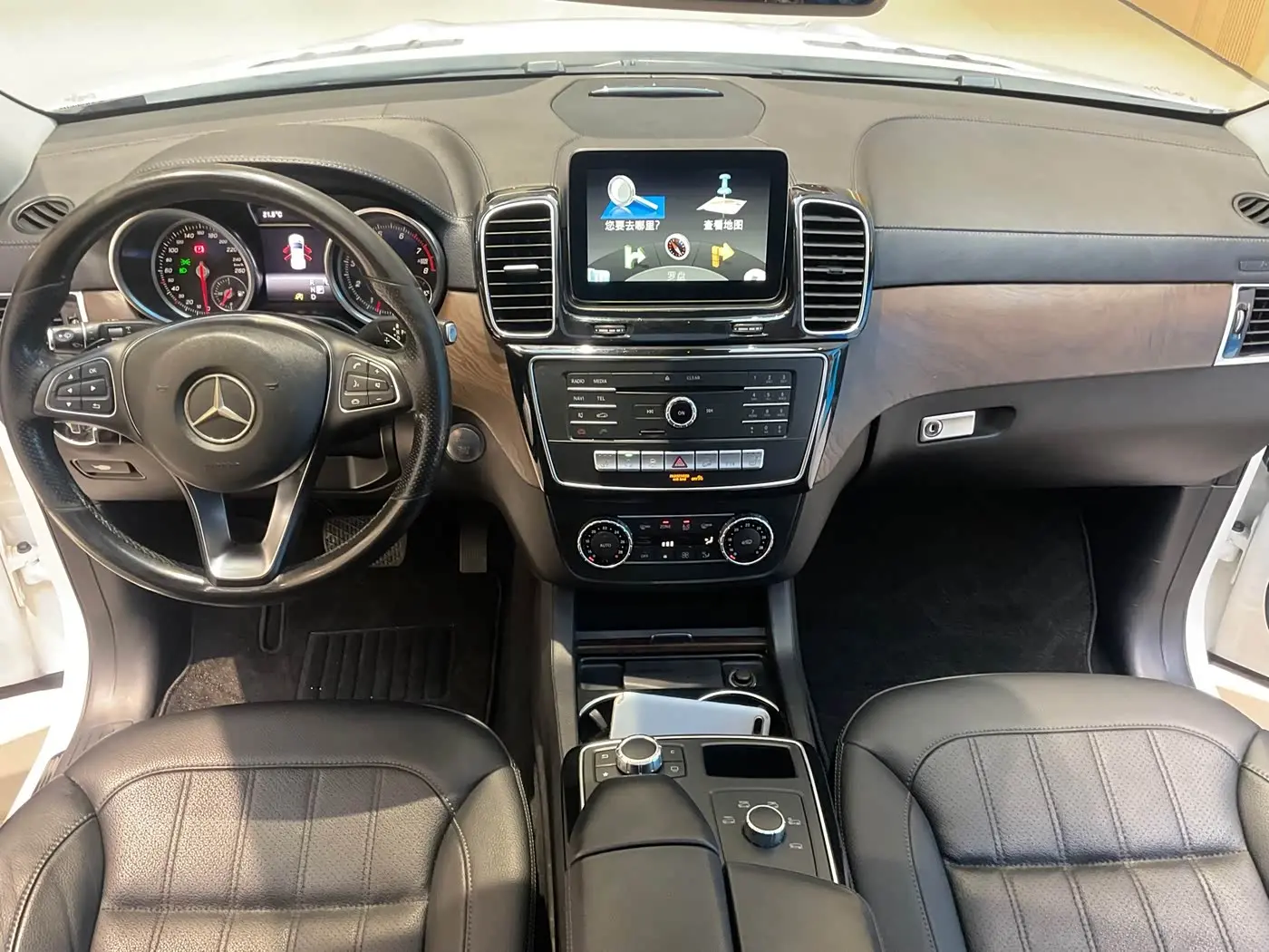Mercedes-Benz GLE 2017 — Photo 9/20