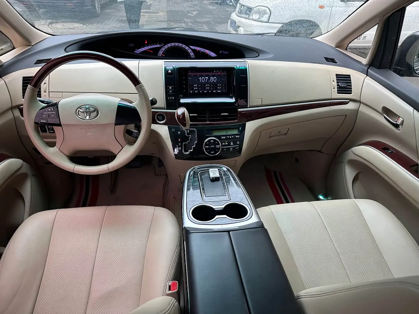 Toyota Previa 2018 — Photo 7/8