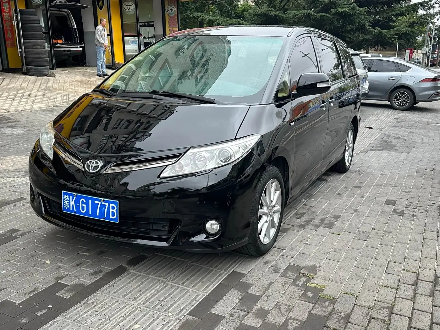 Toyota Previa 2018 — Photo 1/8