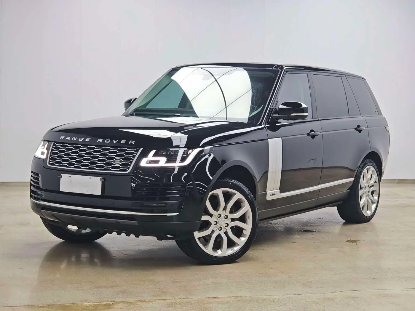 Land Rover Range Rover 2022 — Фото 1/16