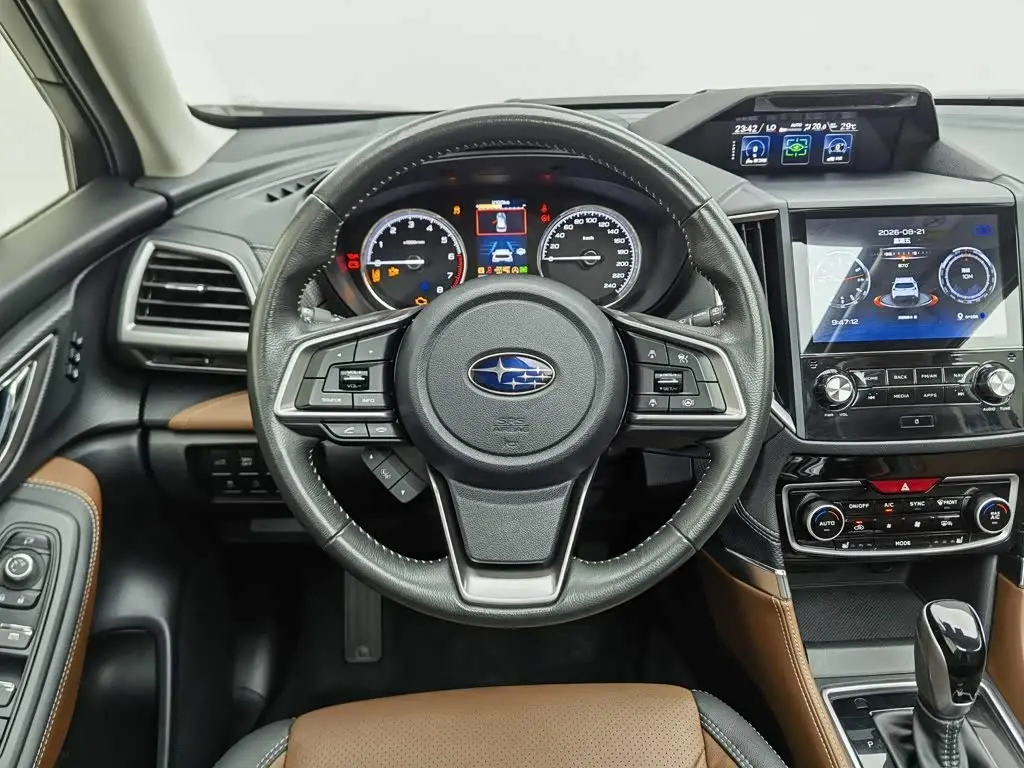 Subaru Forester 2024 — Фото 11/20