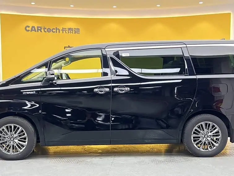 Toyota Vellfire 2022 — Photo 7/20