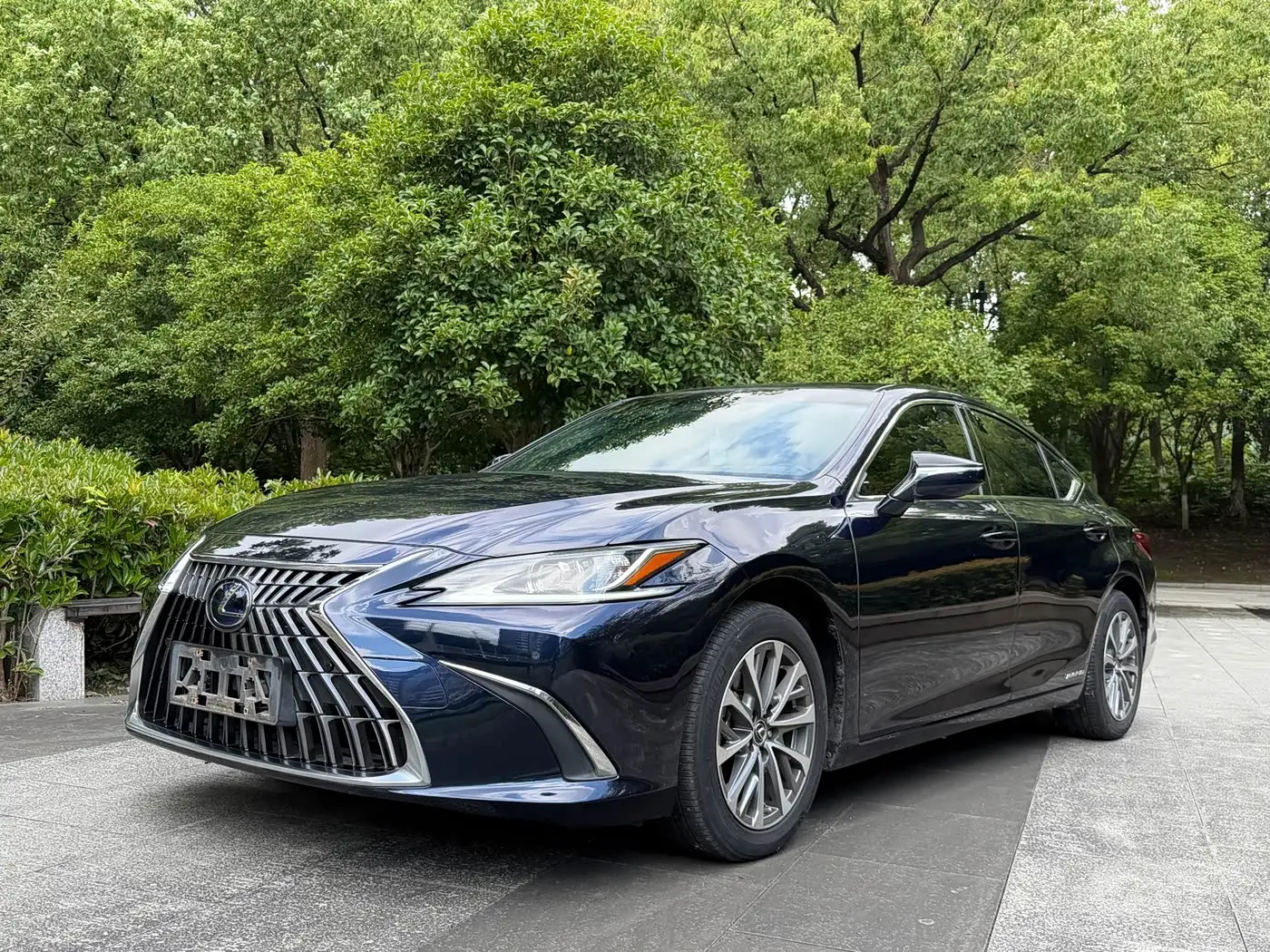 Lexus ES, 2022