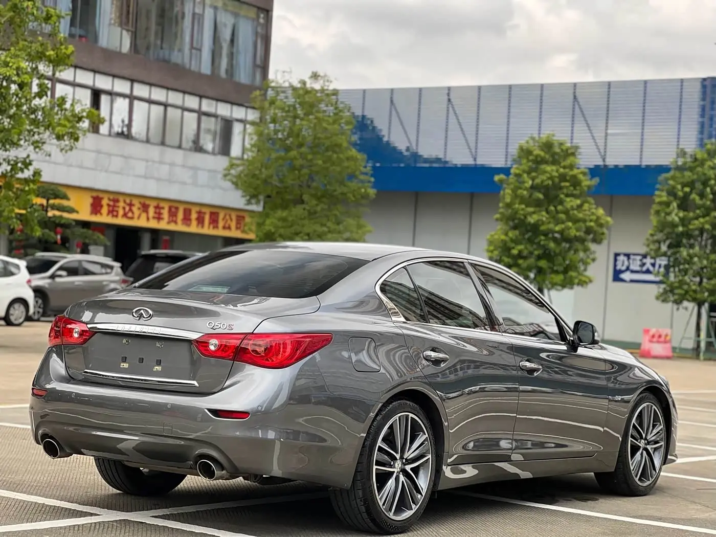 Infiniti Q50 2017 — Фото 5/20