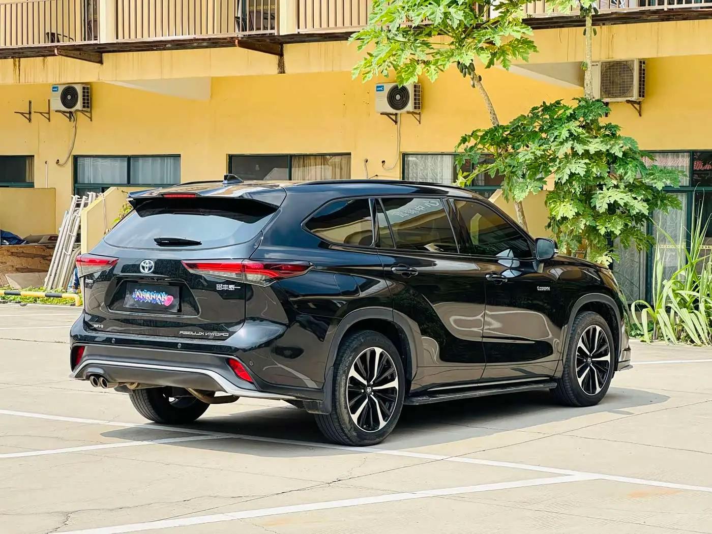 Toyota Crown Kluger 2024 — Photo 10/10