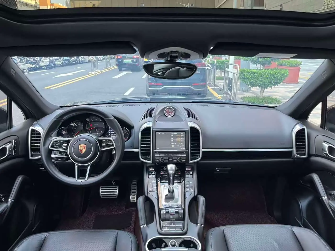 Porsche Cayenne 2015 — Фото 12/20