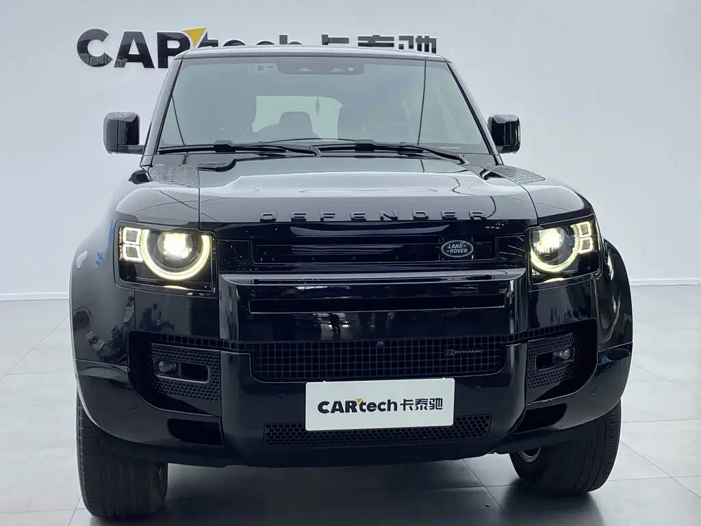 Land Rover Defender 2023 — Photo 9/20