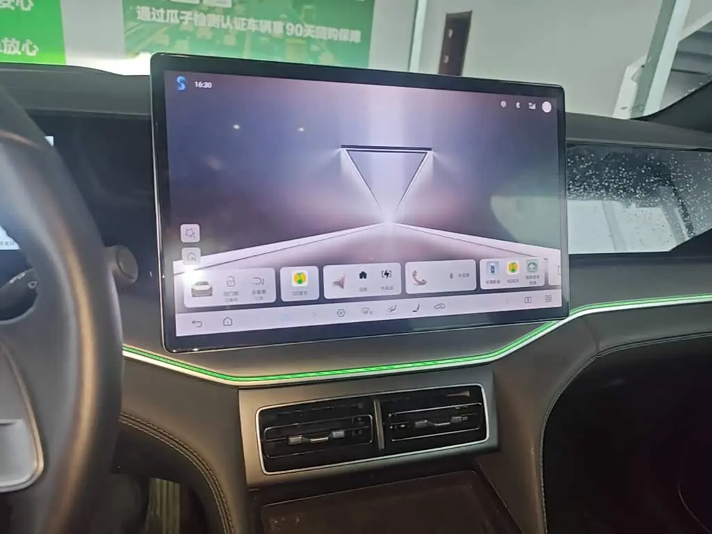 BYD Song L DM-i 2025 — Photo 13/20
