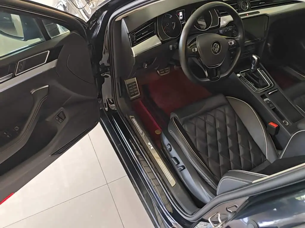 Volkswagen Magotan GTE Plug-in Hybrid 2021 — Photo 16/20