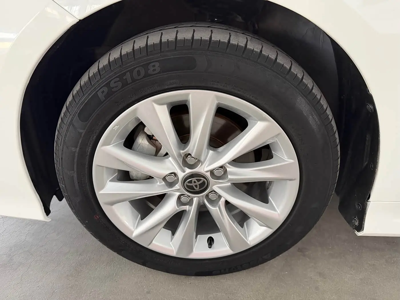 Toyota Corolla 2023 — Photo 4/17