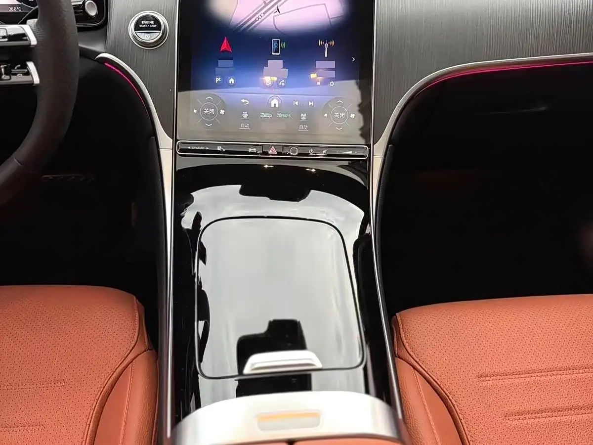 Mercedes-Benz GLC 2023 — Photo 8/10