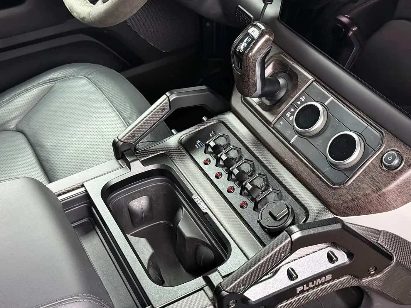Land Rover Defender 2022 — Фото 17/20