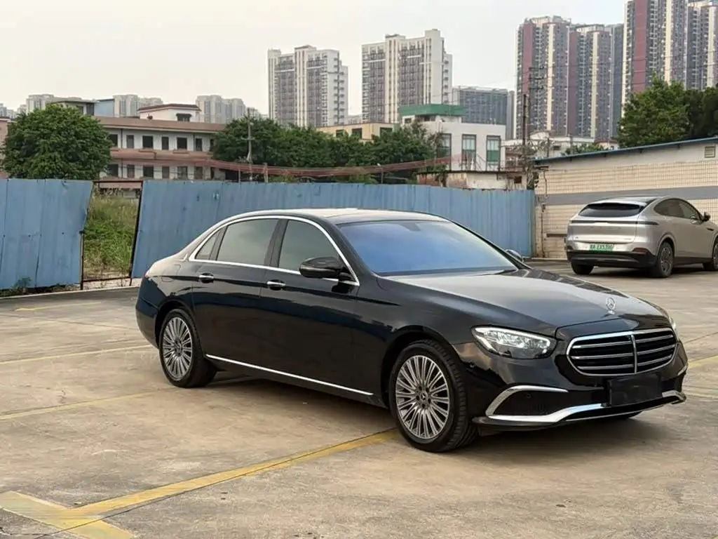 Mercedes-Benz E-Class 2023 — Фото 3/9