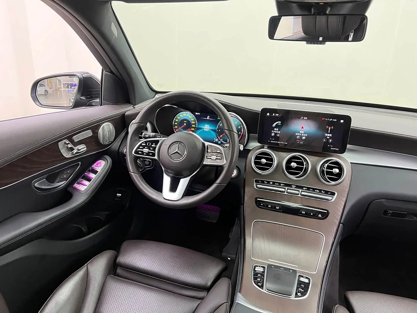 Mercedes-Benz GLC 2022 — Фото 18/20