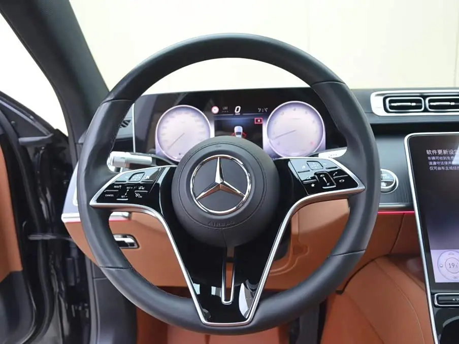 Mercedes-Benz S-Class 2025 — Photo 9/14
