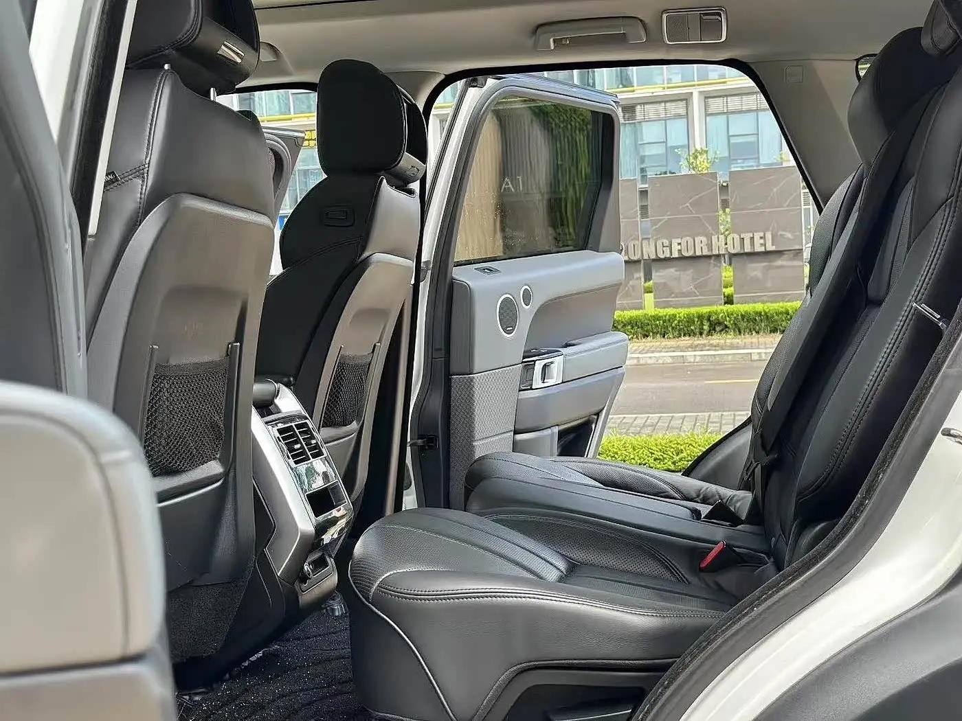 Land Rover Range Rover Sport 2016 — Photo 6/9