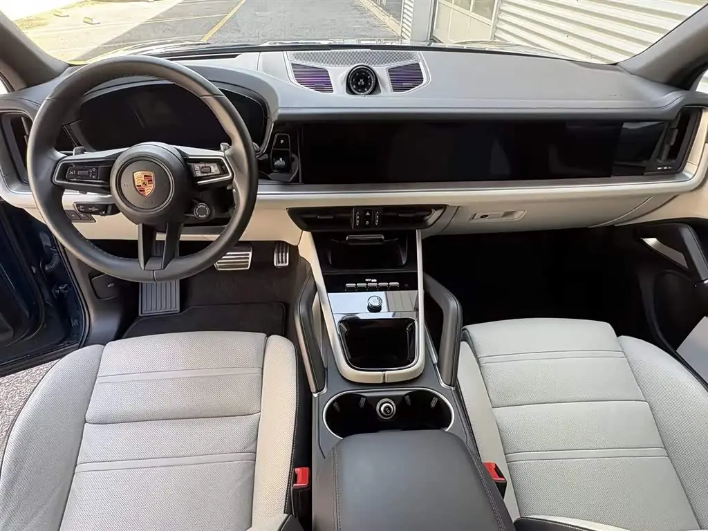 Porsche Cayenne 2025 — Фото 14/14