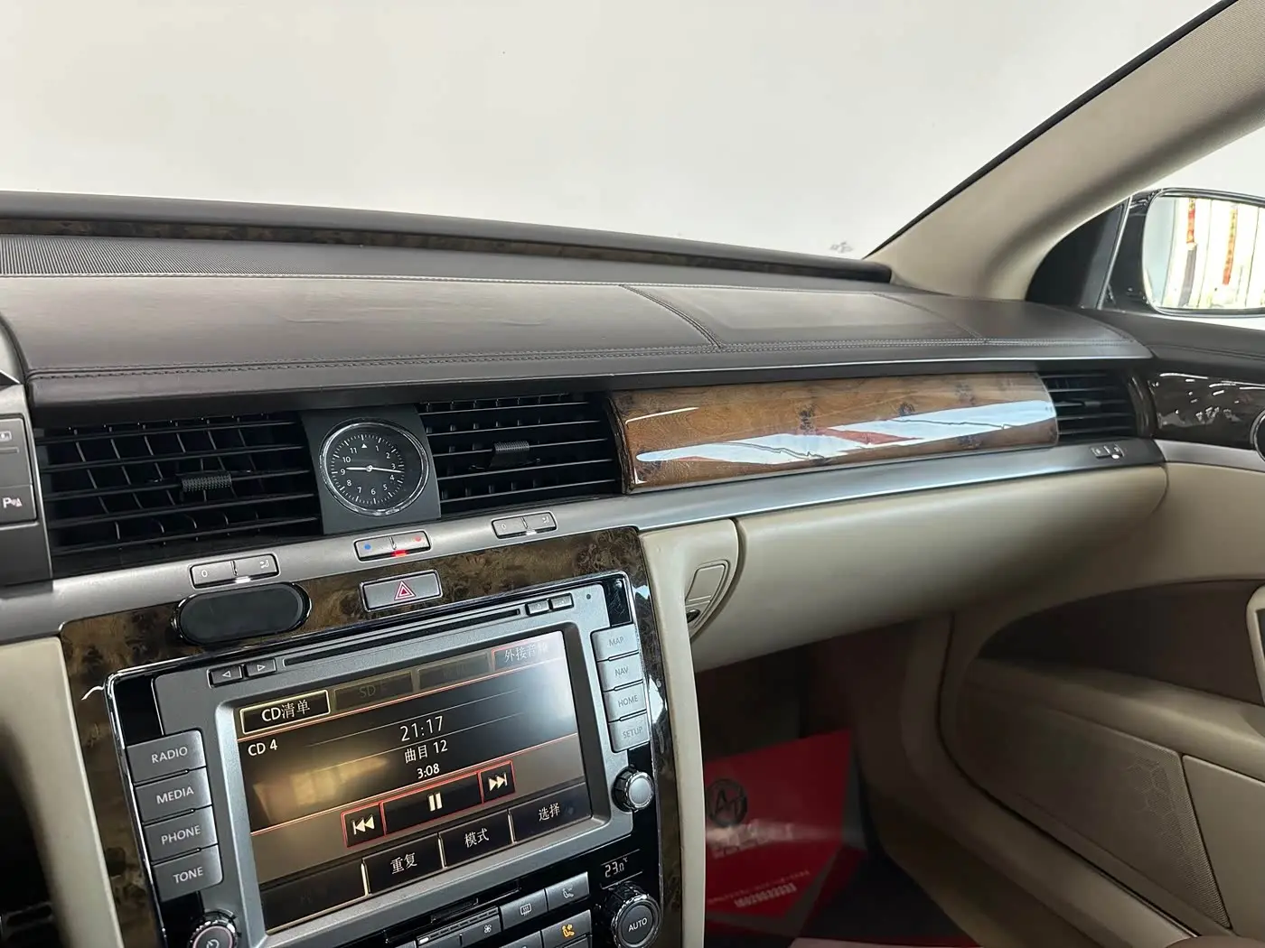 Volkswagen Phaeton 2014 — Фото 14/20