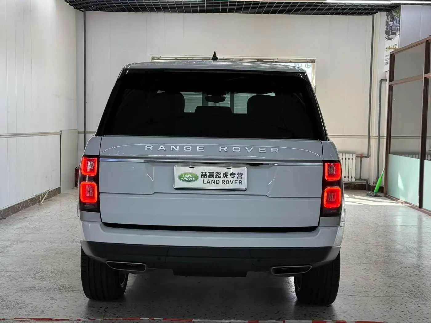 Land Rover Range Rover 2020 — Photo 8/9