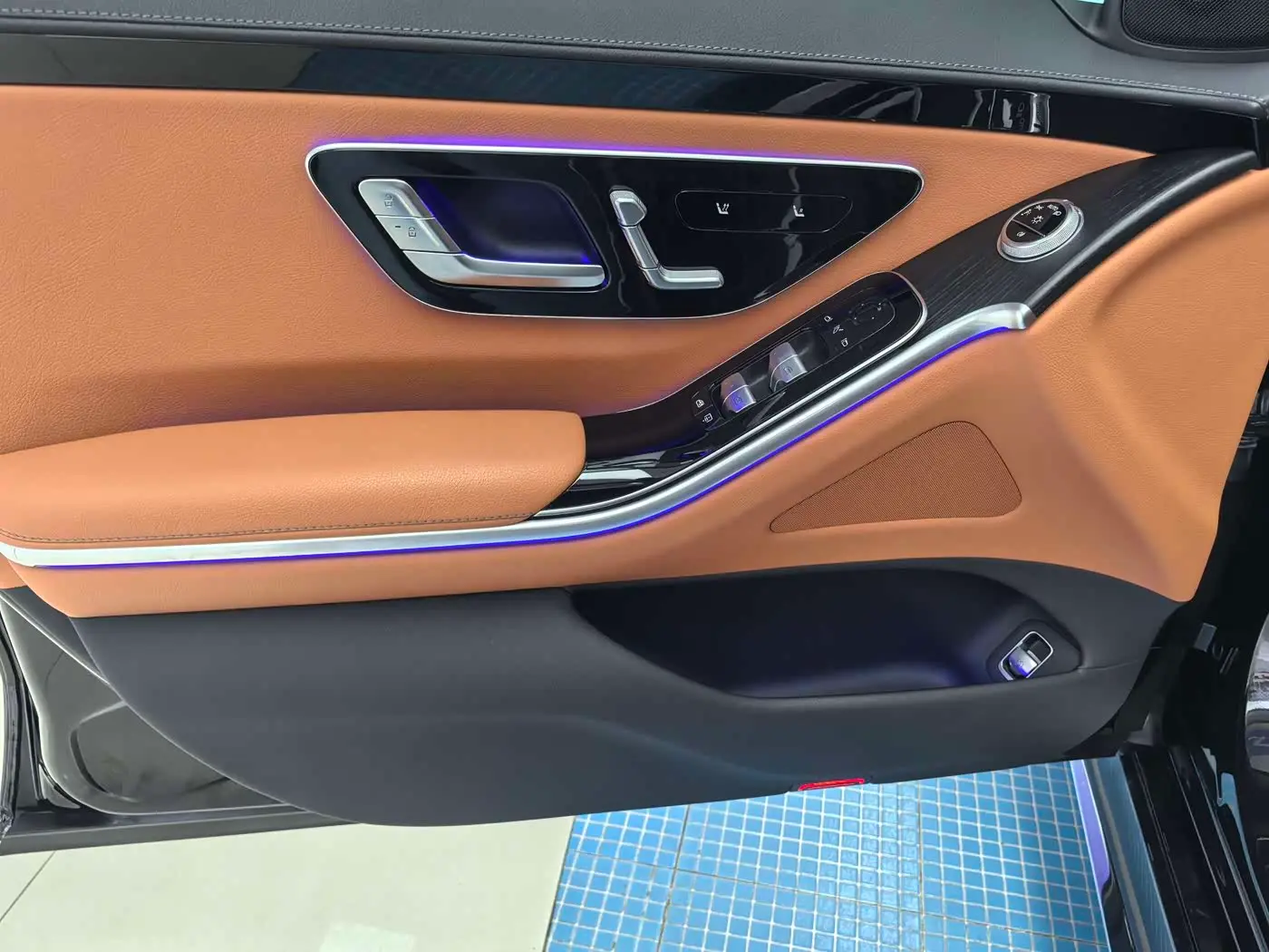 Mercedes-Benz S-Class 2025 — Photo 5/16