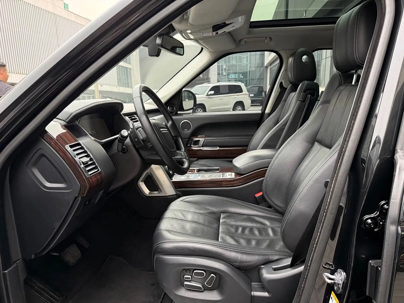 Land Rover Range Rover 2013 — Photo 18/18