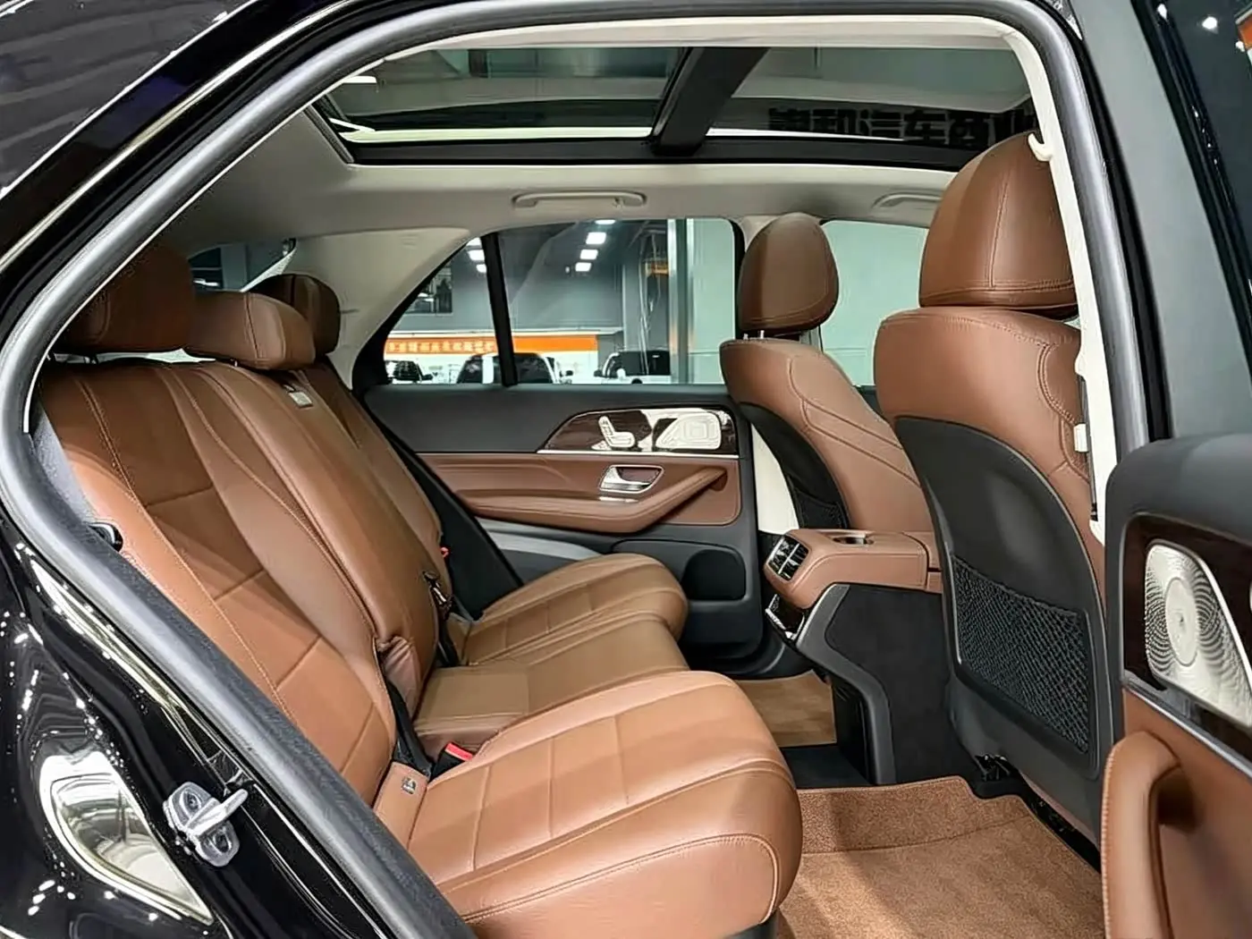 Mercedes-Benz GLE 2024 — Photo 9/14