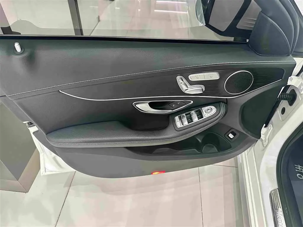 Mercedes-Benz C-Class 2021 — Photo 5/20