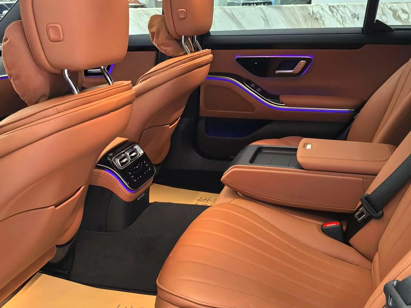 Mercedes-Benz S-Class 2025 — Photo 8/16