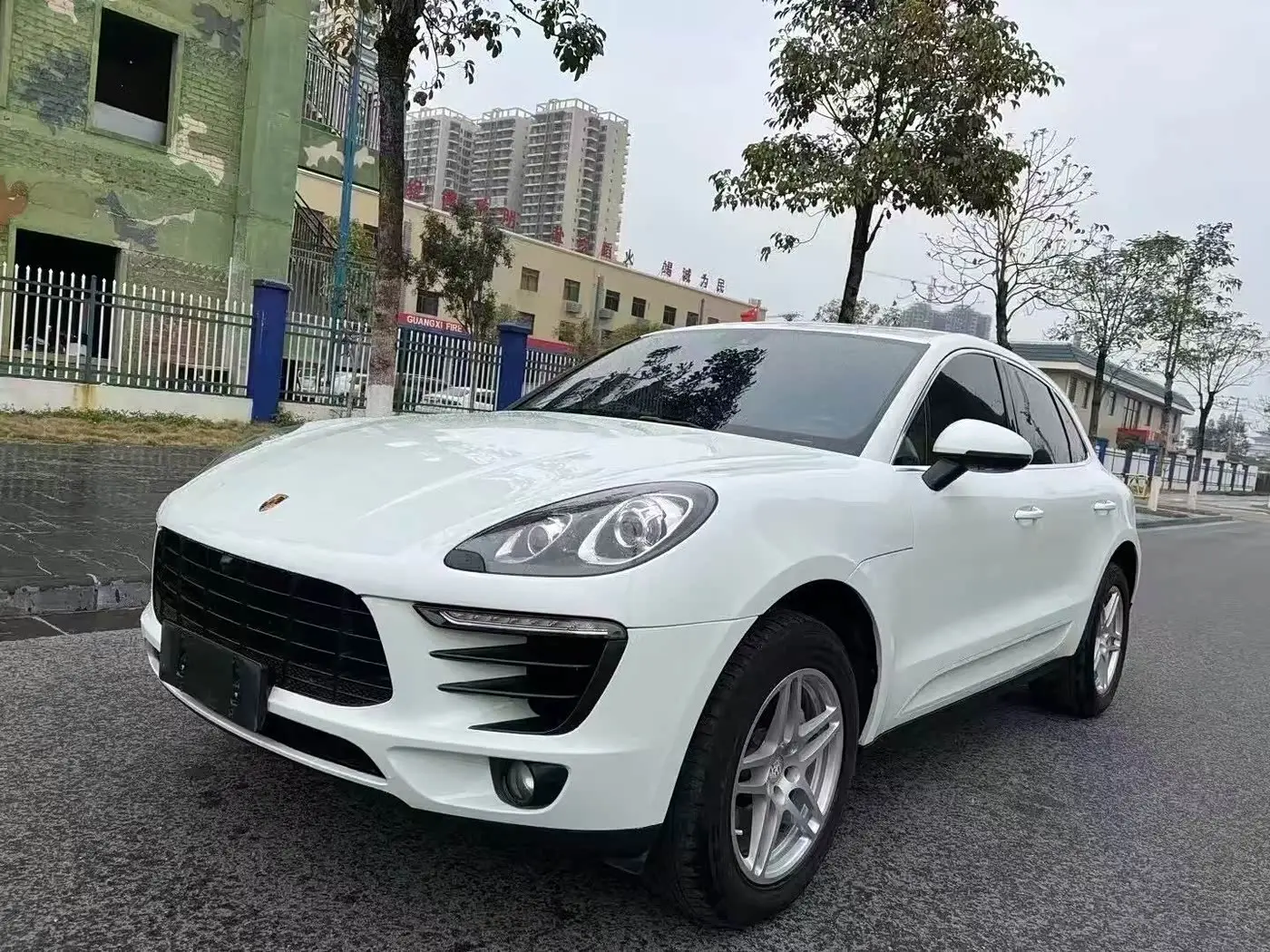 Porsche Macan 2017 — Photo 1/9