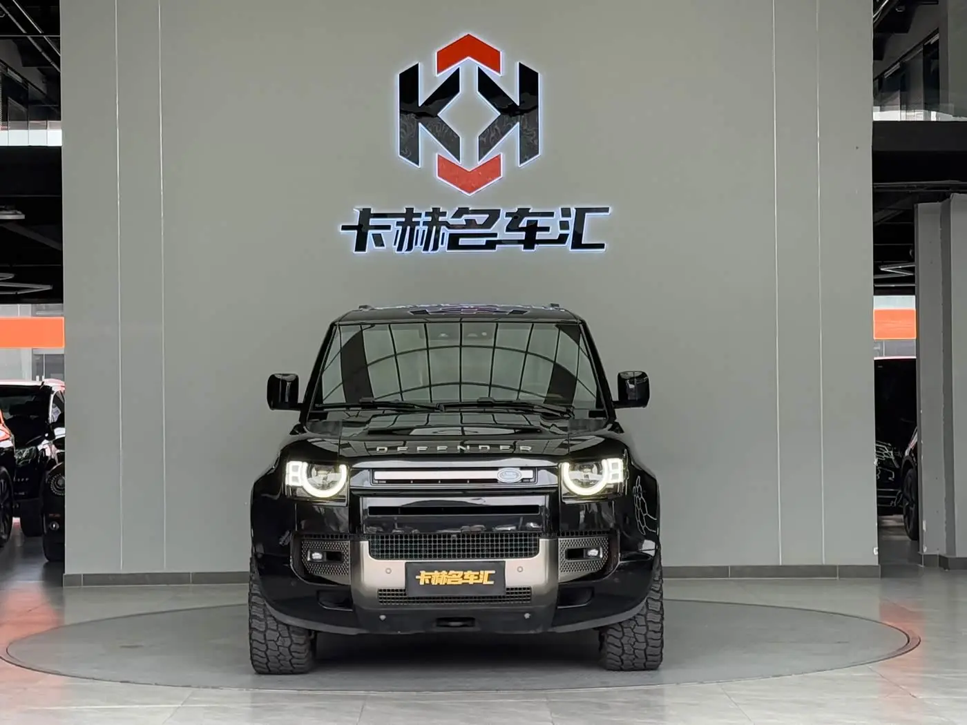Land Rover Defender 2022 — ფოტო 2/16