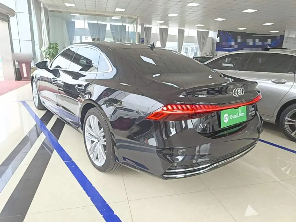 Audi A7L 2025 — Photo 5/20