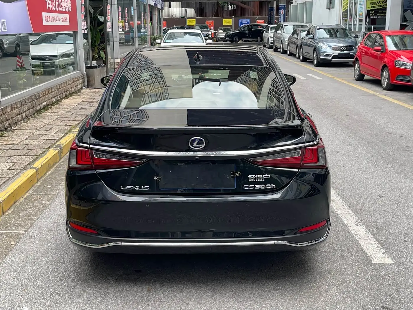 Lexus ES 2021 — Photo 4/18