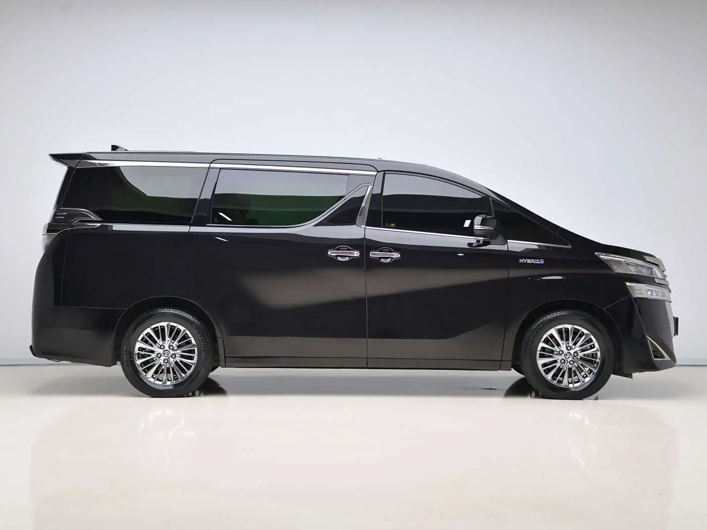 Toyota Vellfire 2020 — Фото 8/20