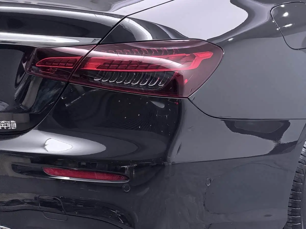 Mercedes-Benz E-Class 2021 — ფოტო 14/20
