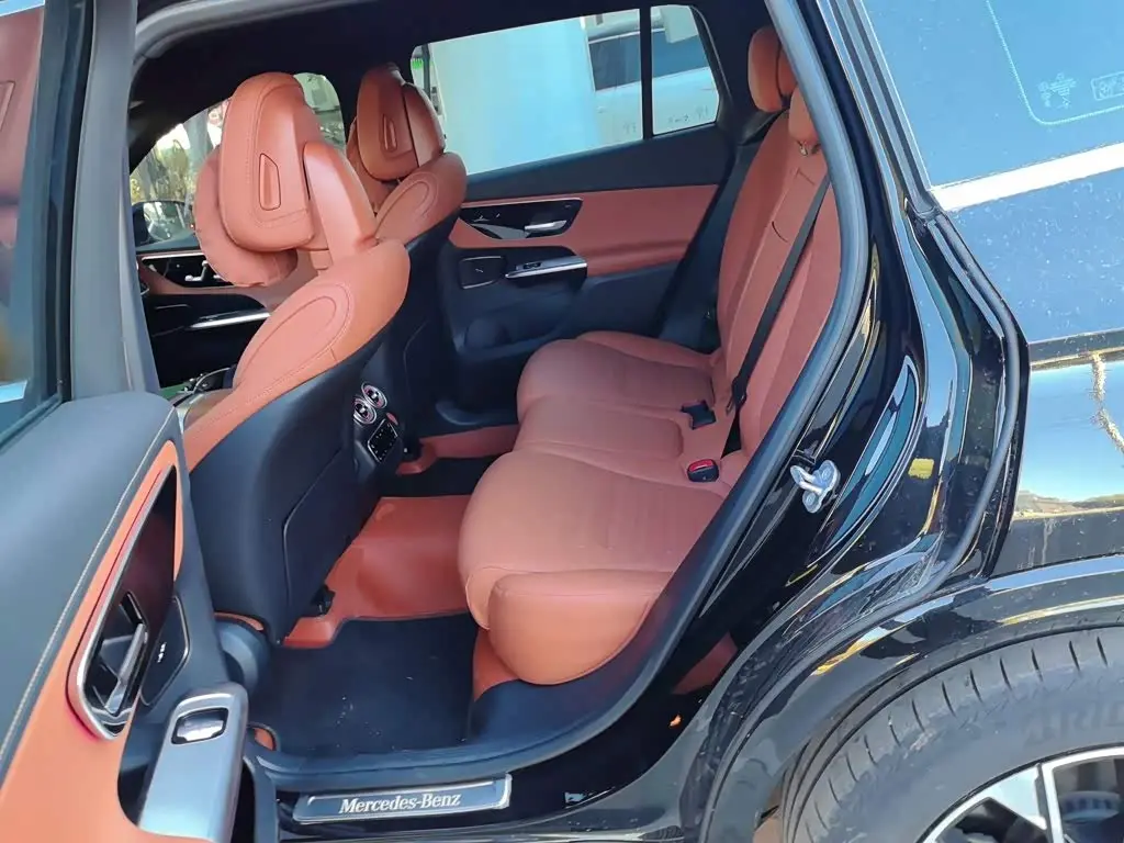 Mercedes-Benz GLC 2024 — Photo 13/20