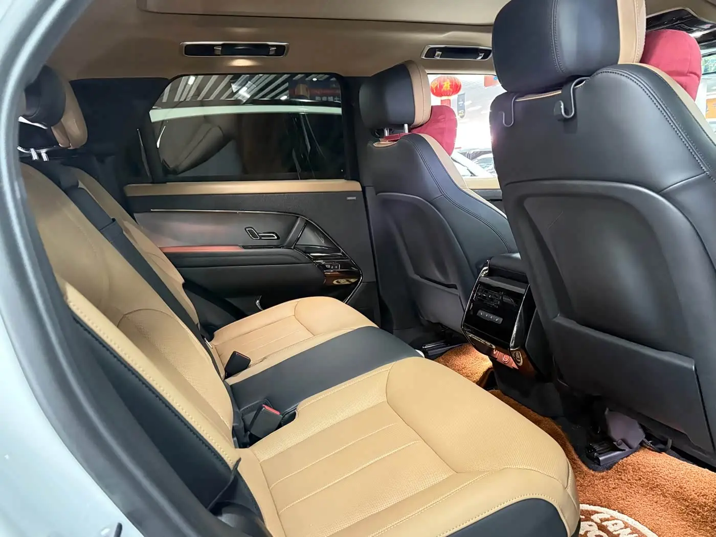 Land Rover Range Rover Sport 2023 — Фото 15/15