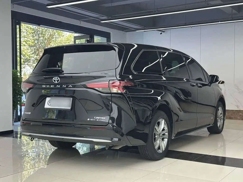 Toyota Sienna 2024 — Photo 13/20