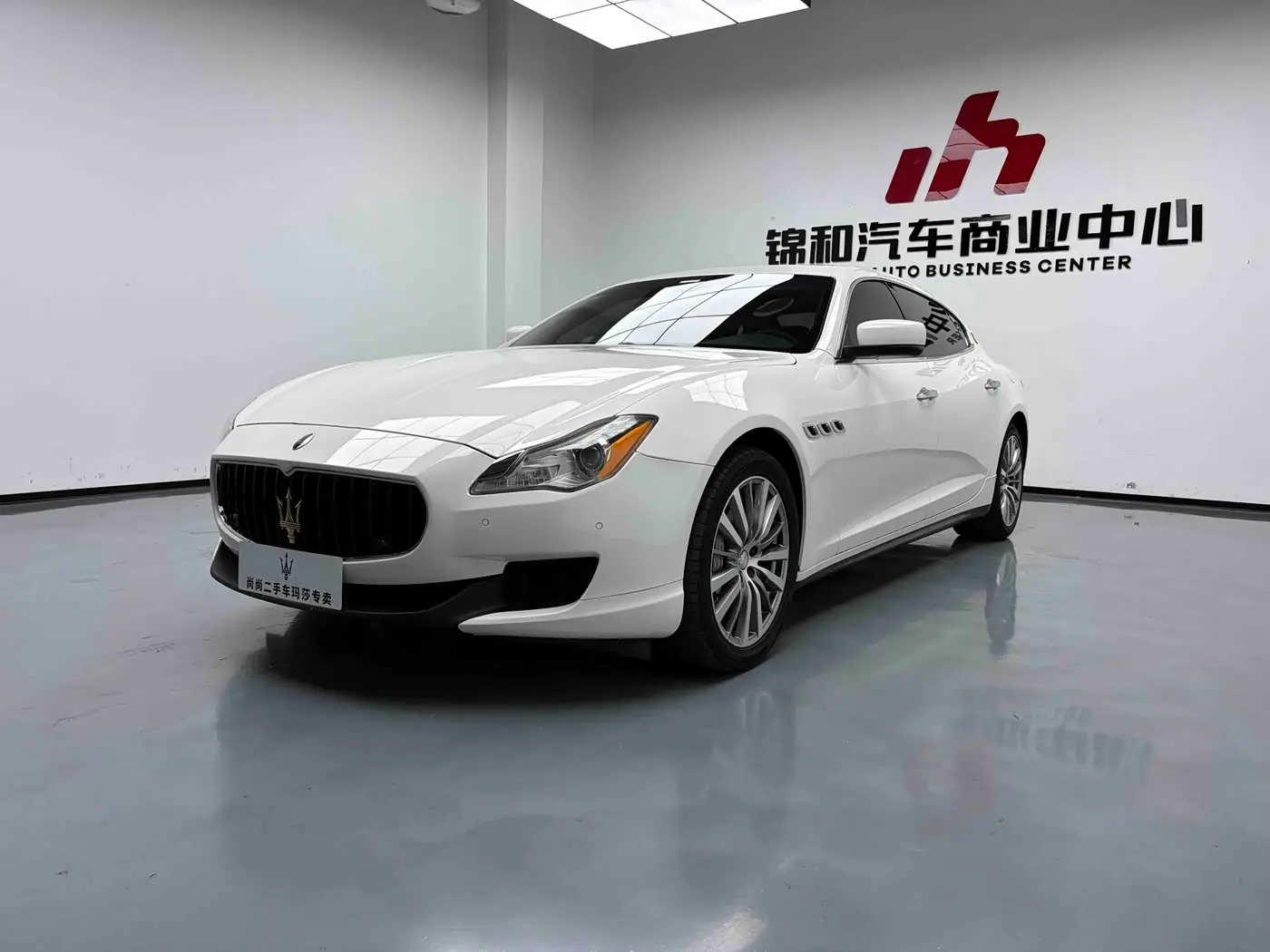 Maserati Quattroporte 2016 — Фото 1/20