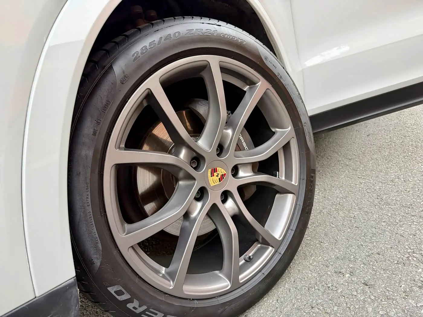 Porsche Cayenne 2023 — Photo 17/20