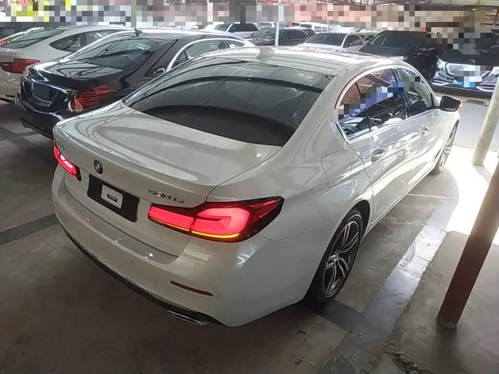 BMW 5 Series 2023 — Photo 6/19