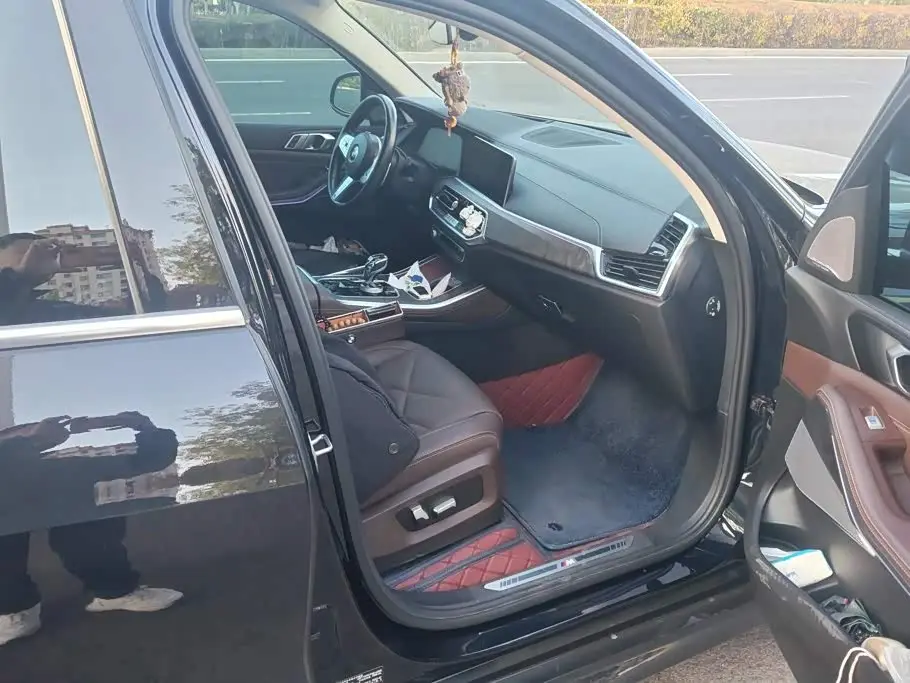 BMW X5 2022 — Photo 8/16