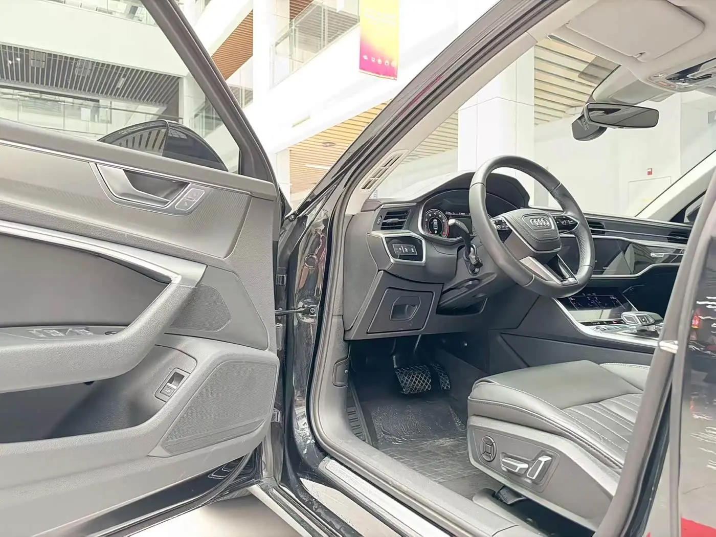 Audi A6L 2023 — Photo 9/20