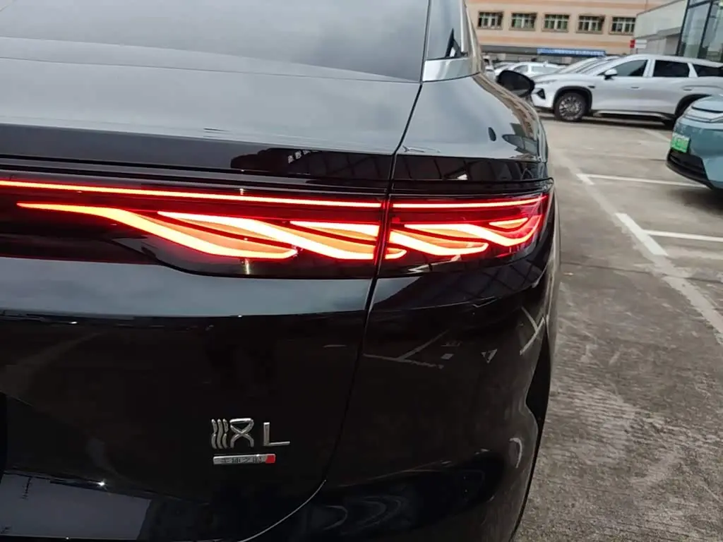 BYD Han L 2025 — Photo 8/20