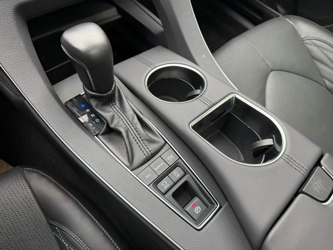 Toyota Avalon 2019 — Photo 13/20