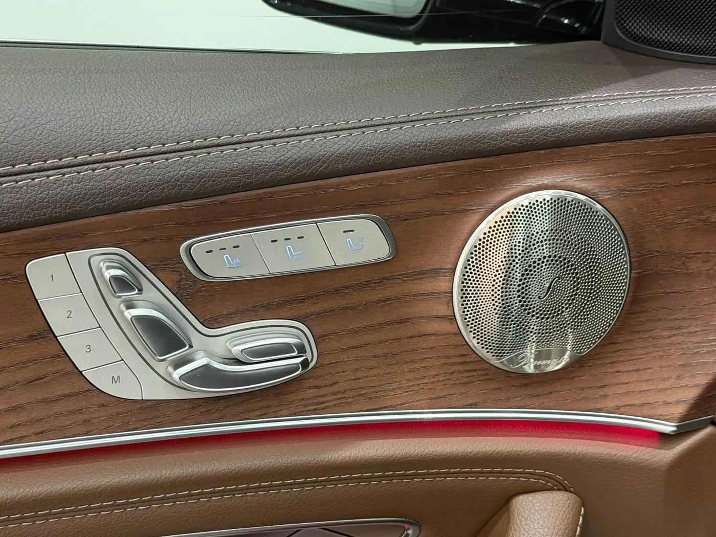 Mercedes-Benz E-Class 2022 — Photo 14/20