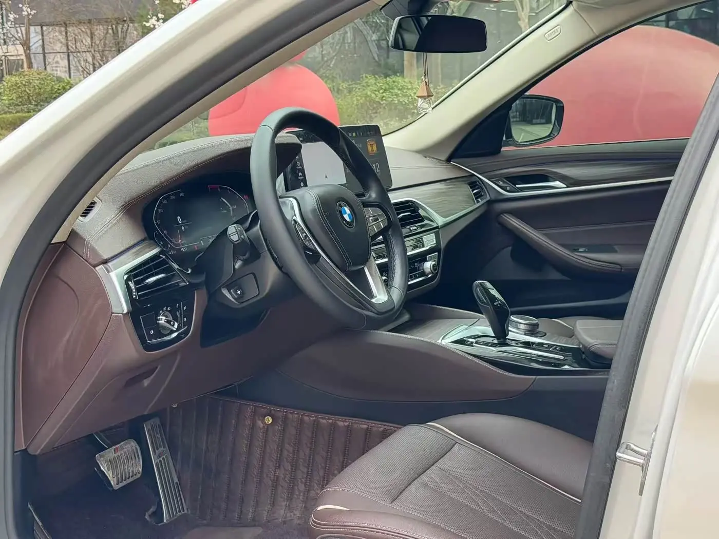 BMW 5 Series 2021 — Photo 7/9