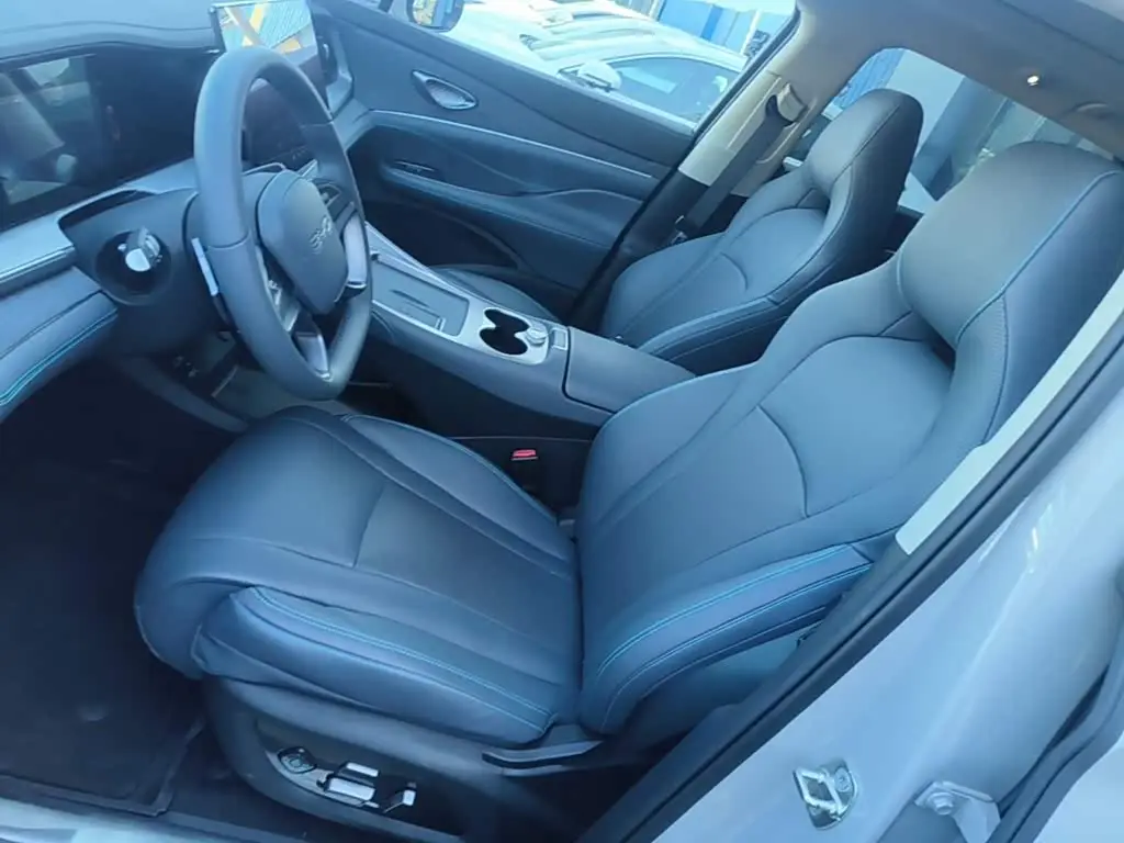 BYD Hai Shi 07 DM-i 2026 — Photo 15/20