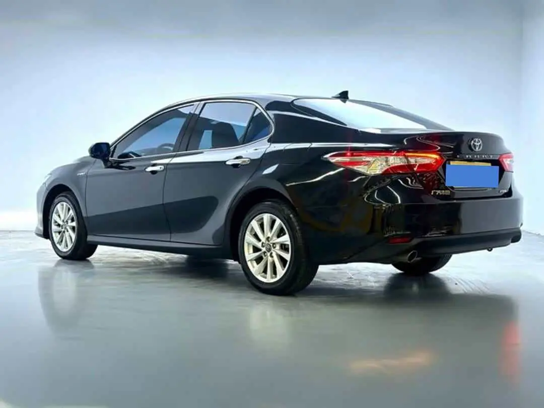 Toyota Camry 2024 — ფოტო 6/16