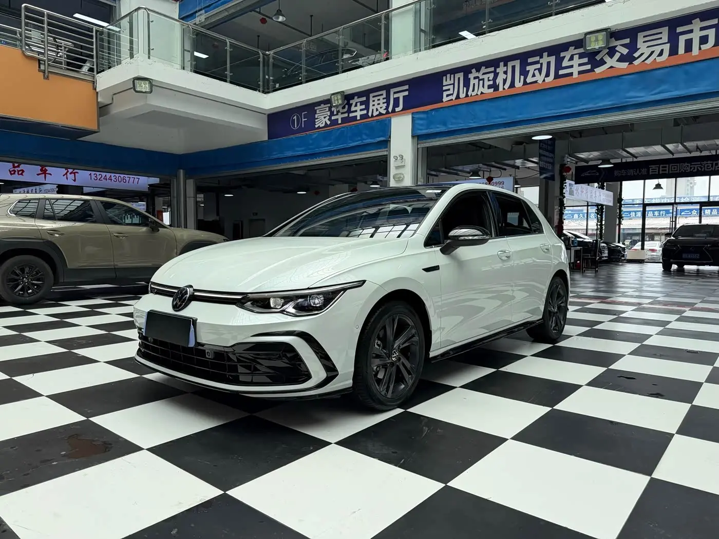 Volkswagen Golf 2022 — Photo 1/20